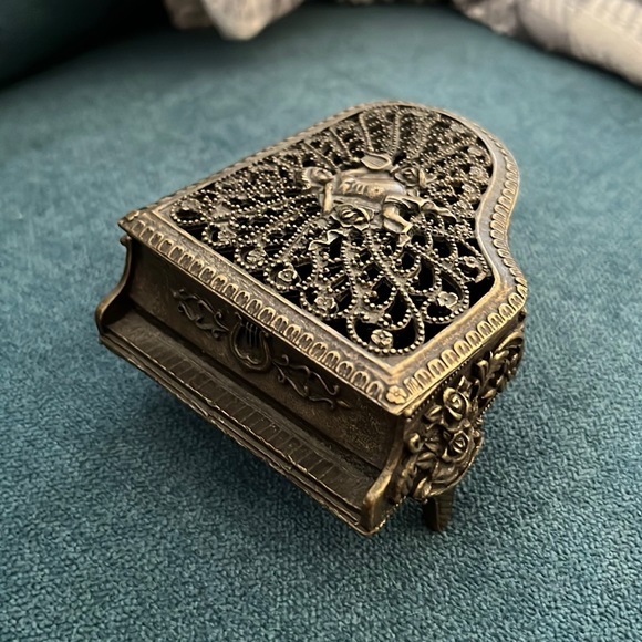 Solid grand piano trinket box - Picture 2 of 3